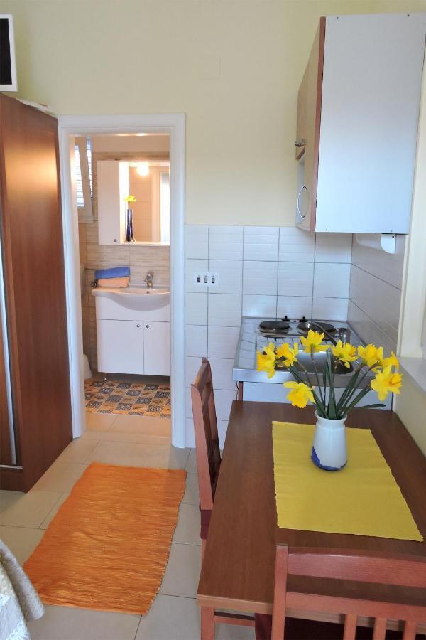 Apartments By The Sea Veli Rat, Dugi Otok - 436 Экстерьер фото